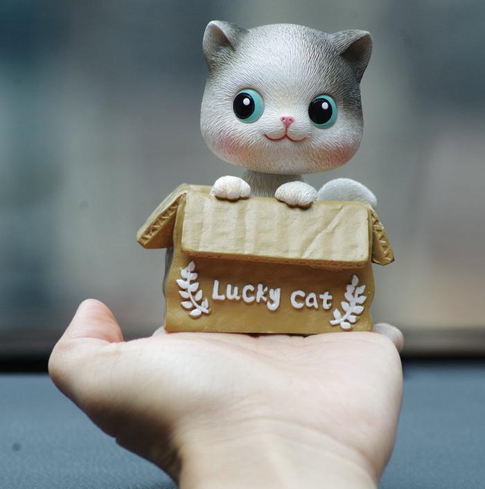 Gambar Pajangan Dashboard Baby Kucing Kepala Goyang | Mobil Shaking Head Cat - Mata Terbuka dari Gentleman Car undefined Tokopedia
