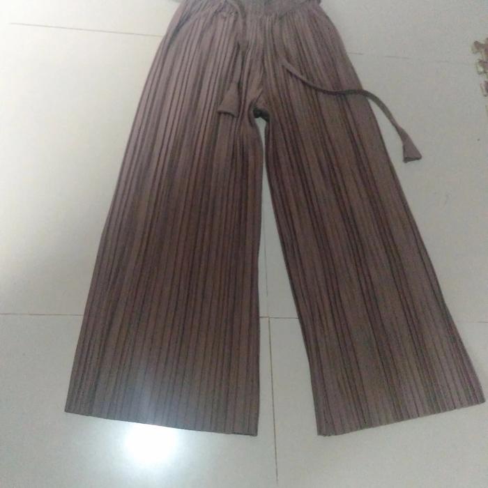 Gambar Celana Kulot Plisket Prada Panjang wanita Premium Import Murah Grosir - Khaki tua, All Size dari Konveksi Plisket Pekalongan undefined Tokopedia