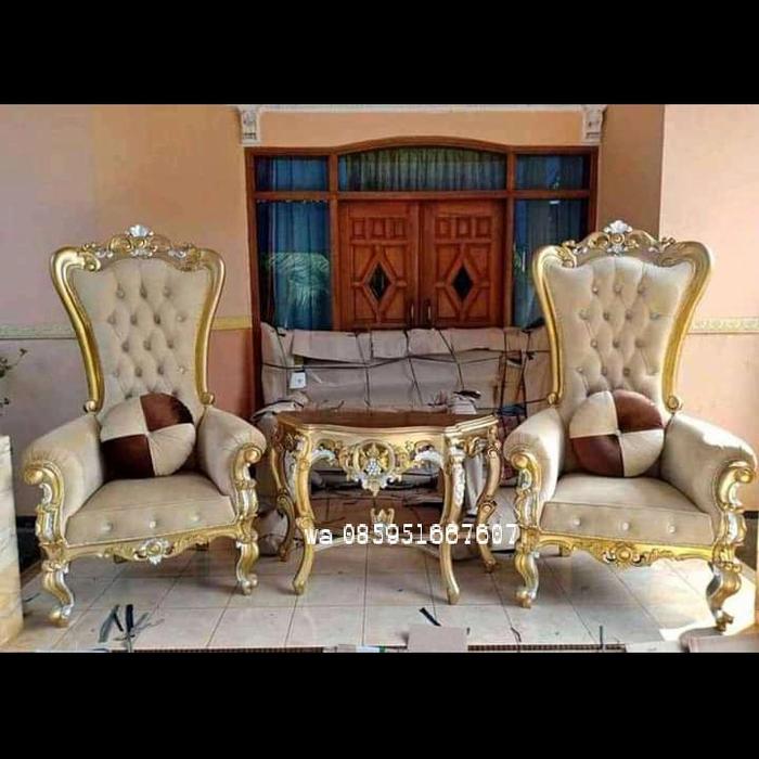 Gambar kursi tamu Syahrini ratu dan raja jati ukir,sofa ukir raja dan ratu dari FAISAL BERKAH FURNITURE undefined Tokopedia