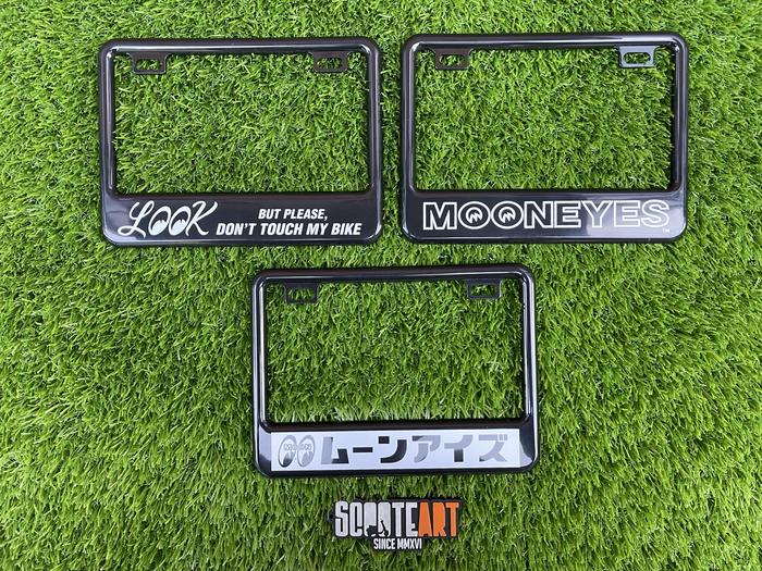 Gambar License Plat Mooneyes Original Small Size Universal dari Scooteart Workshop undefined Tokopedia