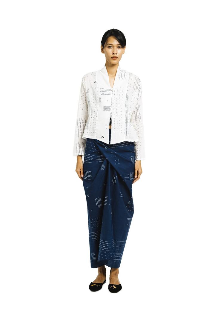 Gambar Kebaya Pendek Ombak Laut - Putih, ML dari Sejauh Mata Memandang undefined Tokopedia