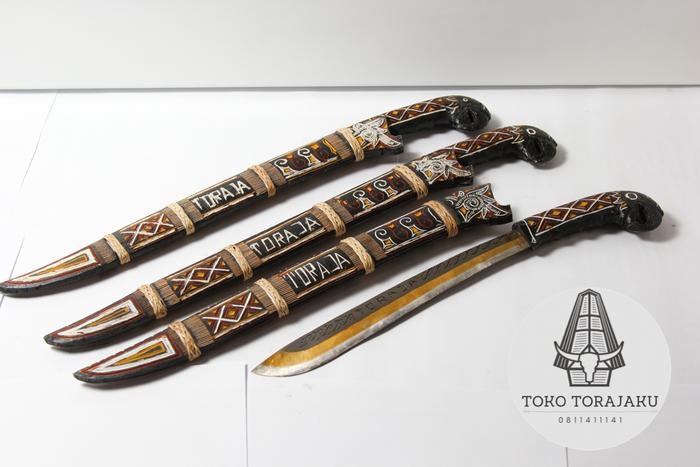 Gambar Parang Toraja di Ukir 4 Warna Dasar (Hitam, Putih, Kuning, Merah) dari tokotorajaku undefined Tokopedia