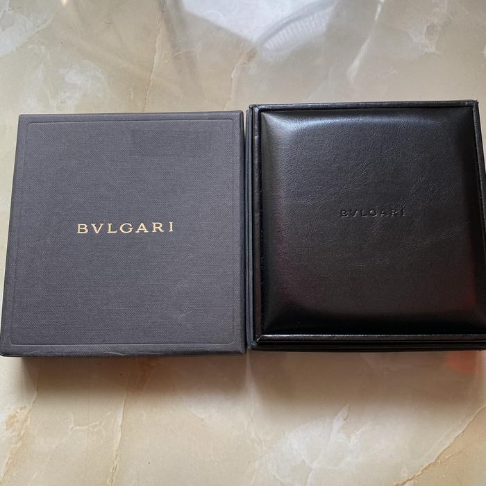 Gambar Box perhiasan bulgari original dari Vanhayne22 undefined Tokopedia