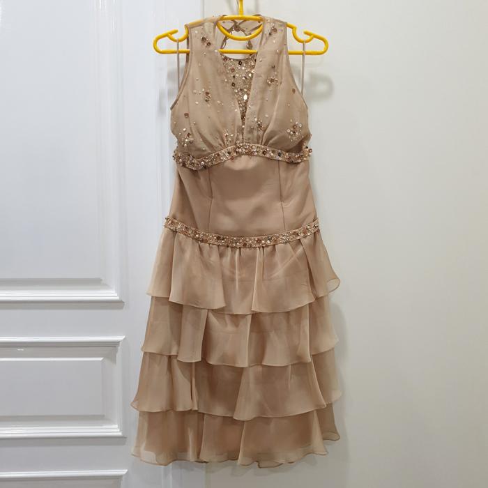Gambar 03 preloved gold gown dari juraganlancar undefined Tokopedia