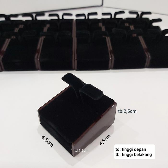 Gambar Tempat anting/Pajangan giwang/Display earing dari Tiga Display undefined Tokopedia