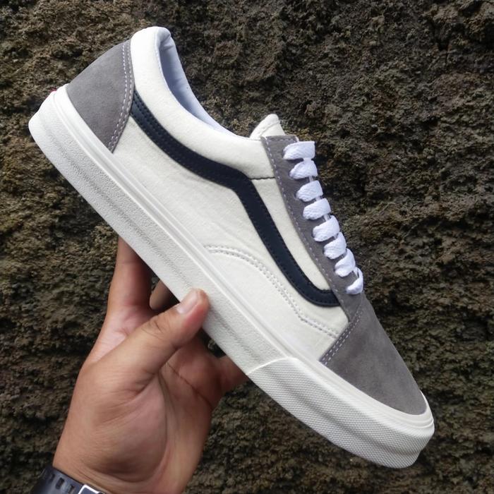 Vans Shoes Vans Old Skool White Cream Sepatu Sneakers Vans Old Skool Mule  Suede White Asparagus