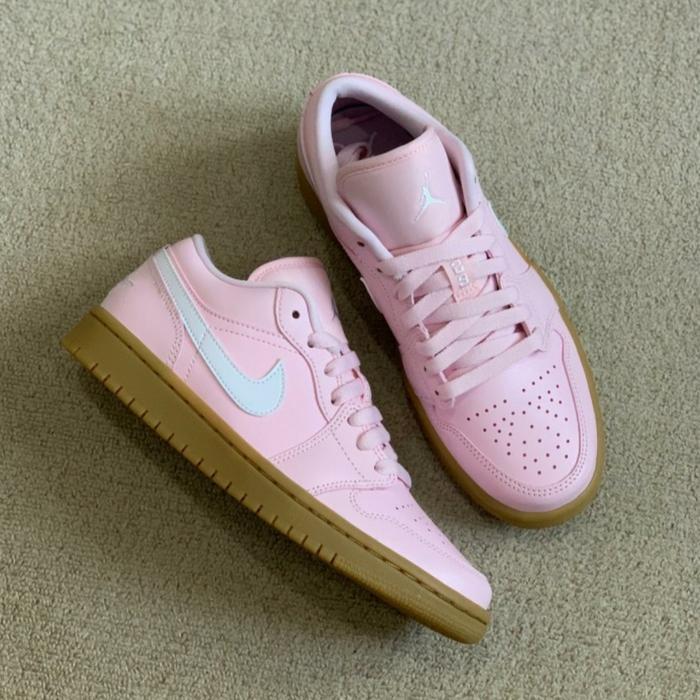 Promo Nike Air Jordan 1 Low Arctic Pink Gumsole DC0774601 - 39 - Kota  Tangerang Selatan - peace sports | Tokopedia
