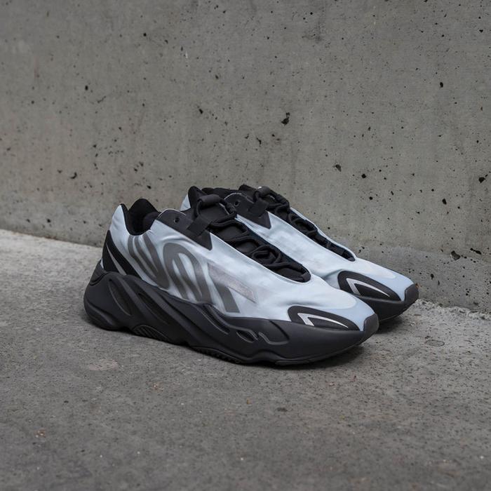 Boost 700 Yeezy Black And White Tennis Shoes Yeezy 700 Boost White