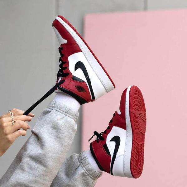 Jual NIKE AIR JORDAN MID CHICAGO WHITE TOE GS Jakarta Selatan