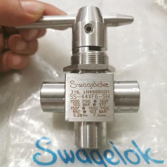 swagelok 黄色かっ ボールバルブ(3方) SS-42GXS6MM 