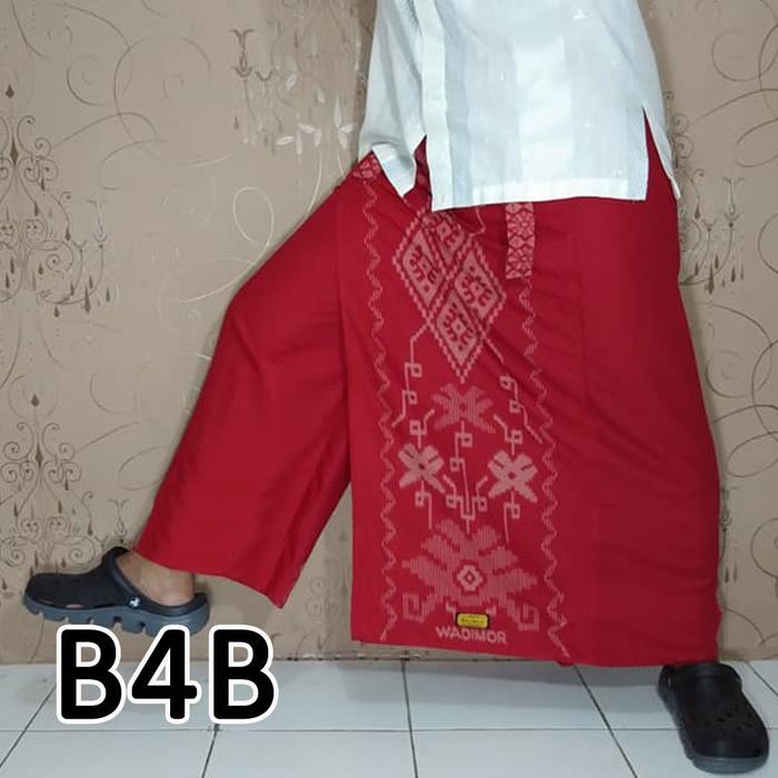 Gambar sarung celana dewasa batik "WADIMOR" adem enak dan nyaman di kulit - B4B MERAH dari amel88 undefined Tokopedia