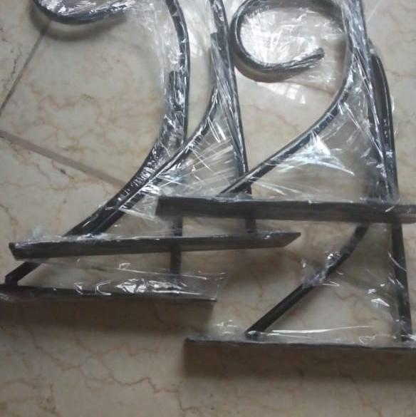 Gambar Gantungan Bunga Besi Dinding Gantungan Sangkar Burung Dinding Lampu - Hitam dari Aneka Tempa Kreativa undefined Tokopedia