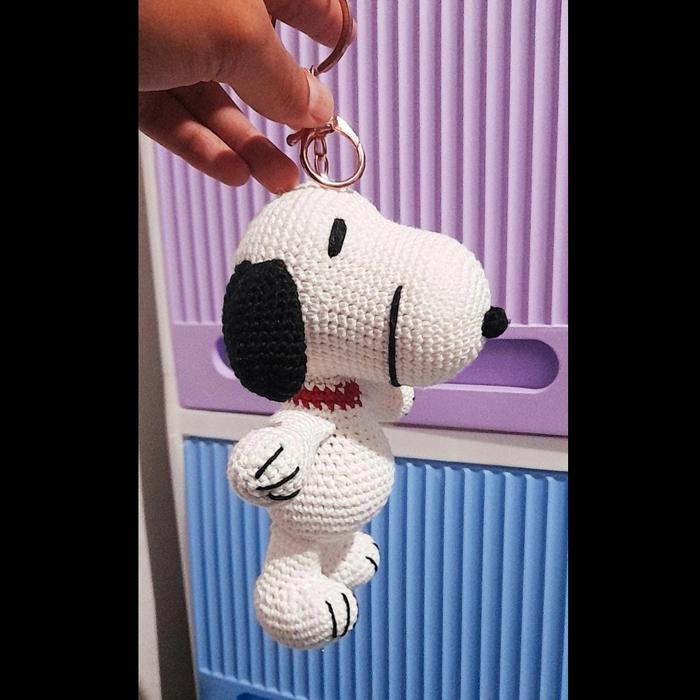Gambar Amigurumi Snoopy / Boneka Rajut Snoopy - Snoopy&KeyChain dari yarnnesia undefined Tokopedia