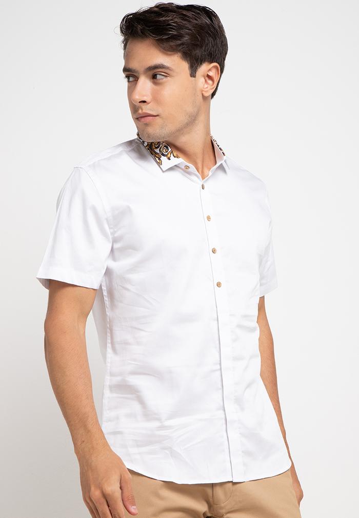 Gambar MOC Kemeja Lengan Pendek Slim Fit PONTE-White - S dari MOC Indonesia undefined Tokopedia