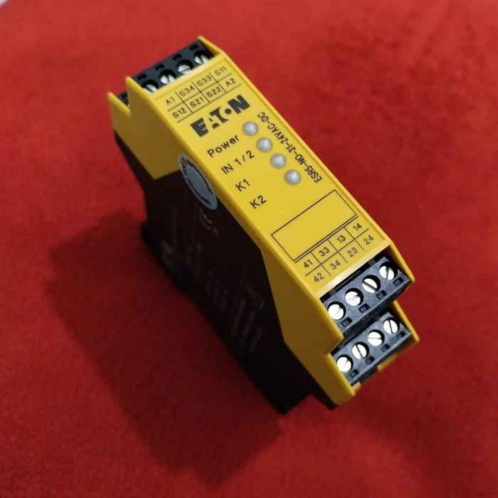 Relè Di Sicurezza Eaton ESR5-NE-51 24VAC/DC – Usato In Ottime Condizioni
