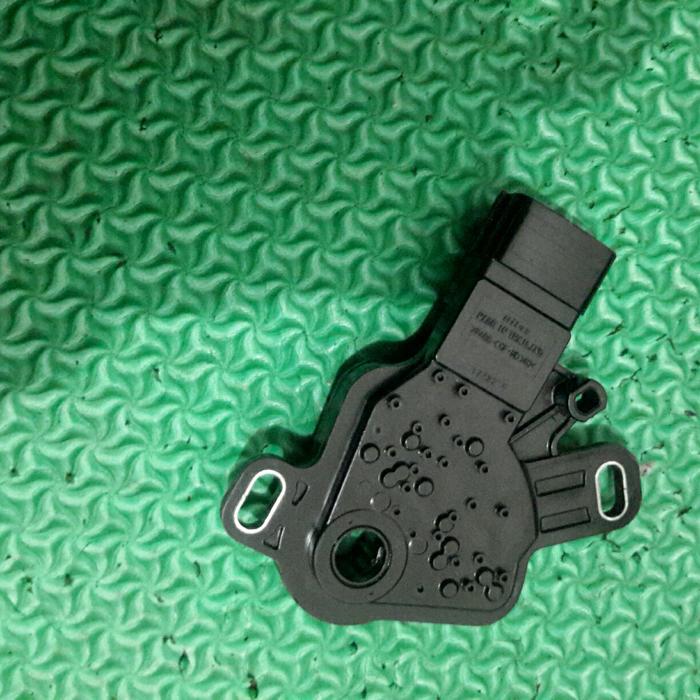 Jual sensor switch selector gear selector inhibitor nissan livina cvt