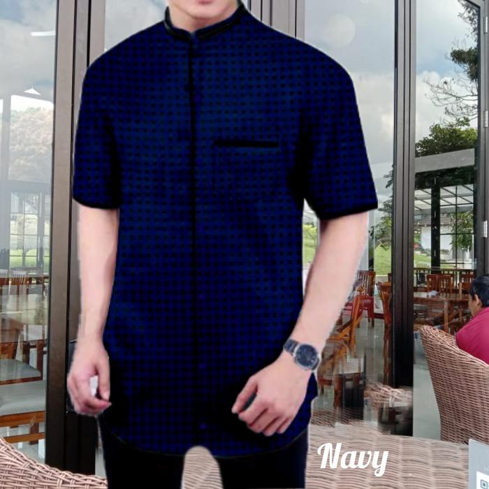 Gambar koko pria lengan pendek motif kotak kotak - Navy, M dari LAMODES undefined Tokopedia