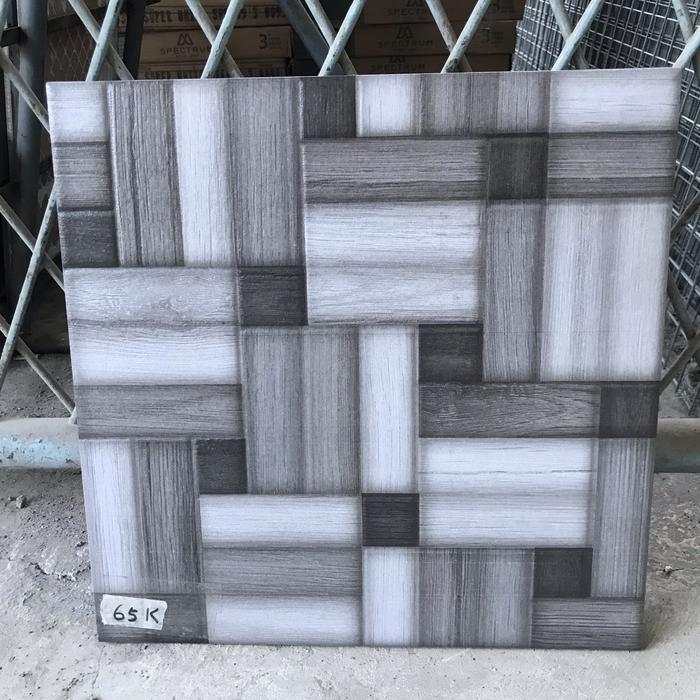 Gambar keramik lantai 40x40 kasar motif kayu teras/keramik garasi/kamar mandi - 1 dari Renov Rumah undefined Tokopedia