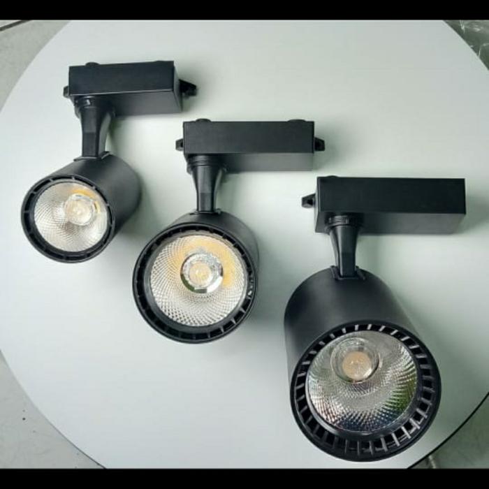 Gambar Lampu tracklight LED lampu spot light 20watt lampu trek Sinar : 3000k - Hitam dari scm.lighting. undefined Tokopedia
