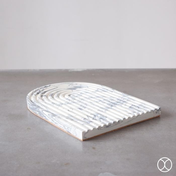 Gambar CONCREATE Tray Nubia / Tray / Tatakan / Nampan Bulat - Marble dari Concreate living undefined Tokopedia