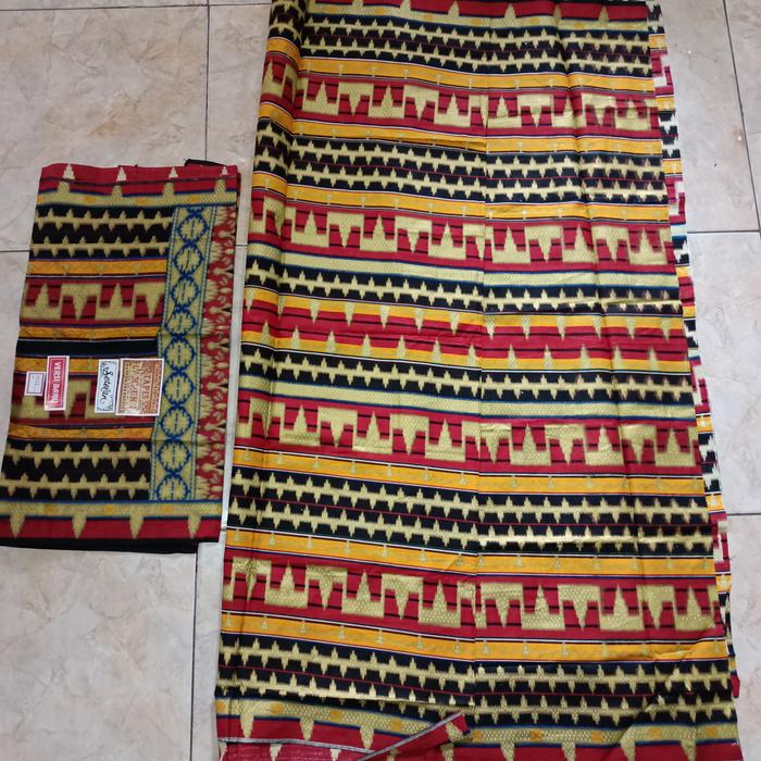 Gambar kain tapis adat Lampung / stelan /aksesoris adat lampung dari Irwan Busana undefined Tokopedia