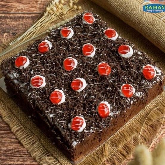 Gambar Black Forest Birthday Cake / Kue Ulang Tahun Blackforest Petak - 25 x 25 dari harapan jayashop hampers undefined Tokopedia