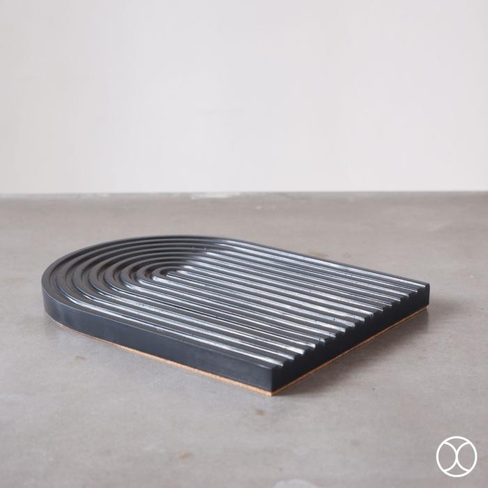 Gambar CONCREATE Tray Nubia / Tray / Tatakan / Nampan Bulat - Hitam dari Concreate living undefined Tokopedia