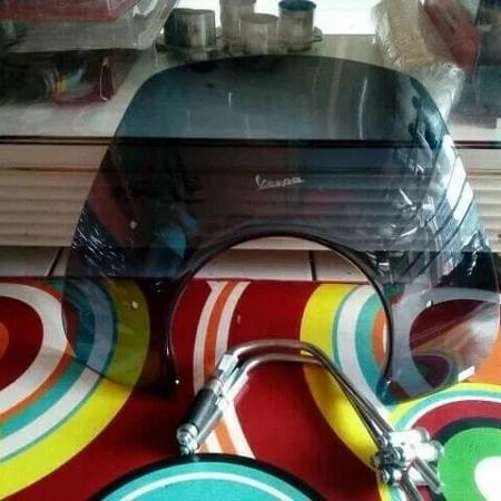 Gambar Windshield/FlyScreen Vespa Primavera Gts & Lx.Aksesoris Visor Vespa - Hitam Smoke, Primavera dari Sariah050 undefined Tokopedia