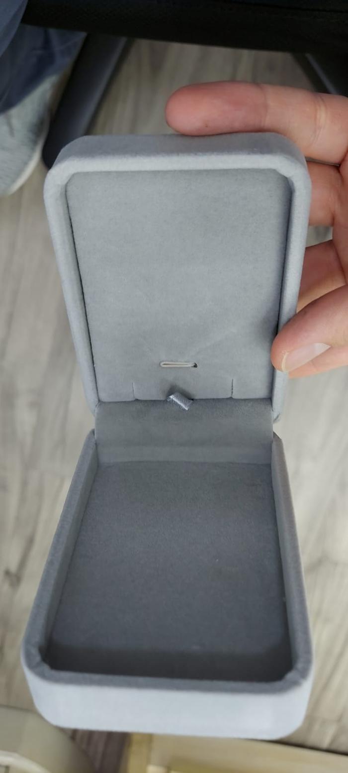 Gambar Kotak perhiasan Kotak Emas Antam Bahan Velvet/ beludru Silver (Abu") - Abu-abu dari LYNETTE Jakarta undefined Tokopedia