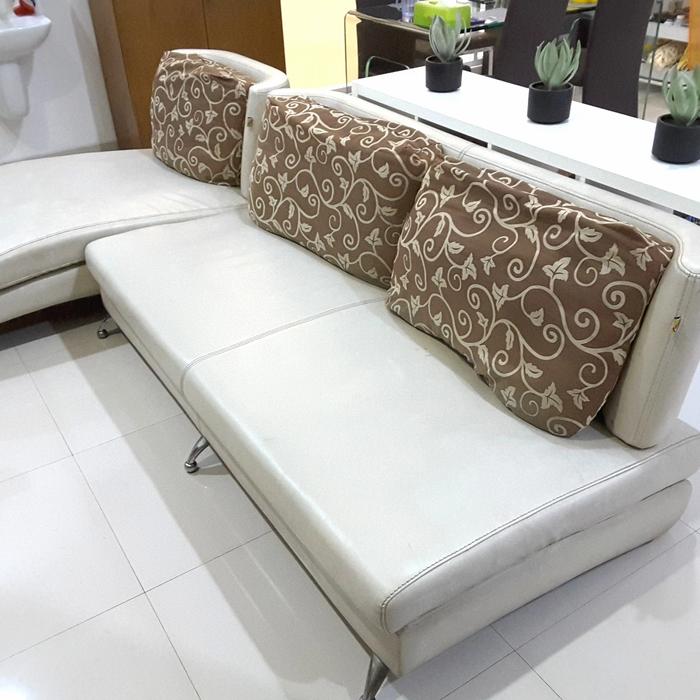 Gambar Sofa Ruang Keluarga Furniture Second Preloved 4 Seater 3 + 1 dari Dhanes Store undefined Tokopedia