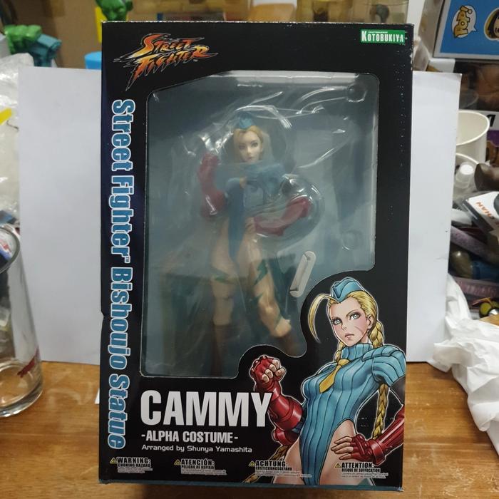 Kotobukiya Street Fighter: Cammy (versión de traje alfa) Estatua de Bishoujo