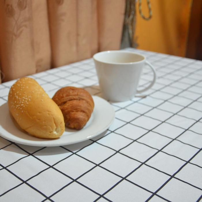 Gambar TAPLAK MEJA KOTAK BESAR 4CM PUTIH DAN HITAM 240*150 - Putih dari GalerySaya undefined Tokopedia