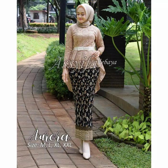 Gambar SETELAN KEBAYA AURORA BROKAT WARNA COKSU MOCCA / KEBAYA WISUDA - COKSU, XL dari Dewi_Kebaya undefined Tokopedia
