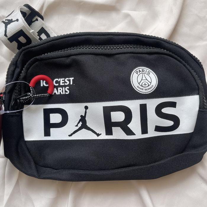 Gambar AIR JORDAN PSG WAISTBAG / TAS PINGGANG PARIS SAINT GERMAIN - Hitam Merah dari PremiumFactoryID undefined Tokopedia