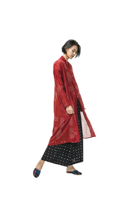 Gambar Kebaya Kancing Panjang Ombak Laut - Merah, SM dari Sejauh Mata Memandang undefined Tokopedia