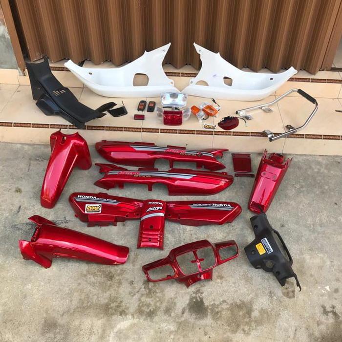 Gambar Paket body Grand Impressa legenda merah maroon body grand sabit maroon - dengan striping dari rvm.retro999 undefined Tokopedia