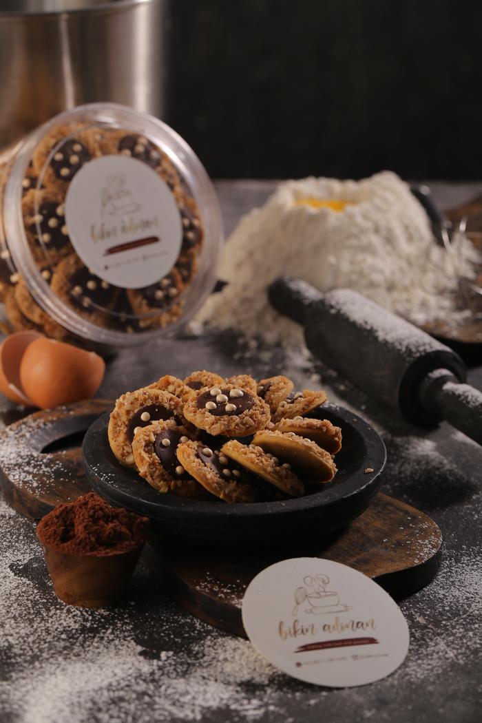 Gambar Tosca Butter Cookies dari Bikin Adonan undefined Tokopedia