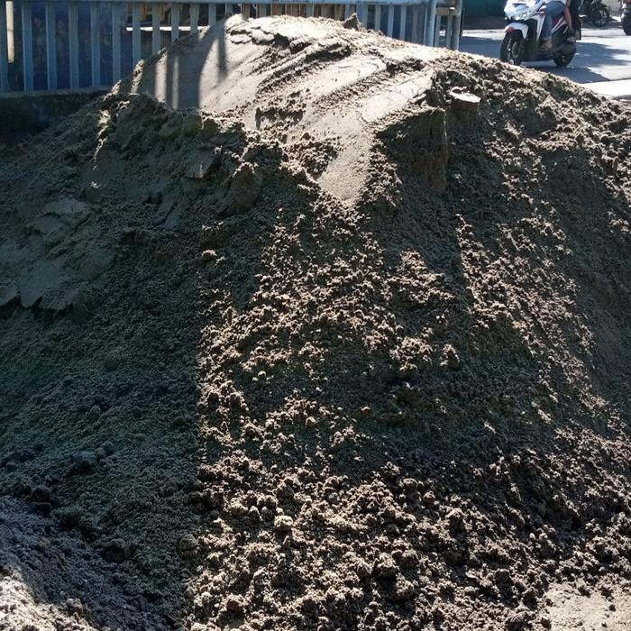 Gambar Pasir Rangkas hitam abu-abu kapasitas isi 7 meter kubik dari Tools_OnLine undefined Tokopedia