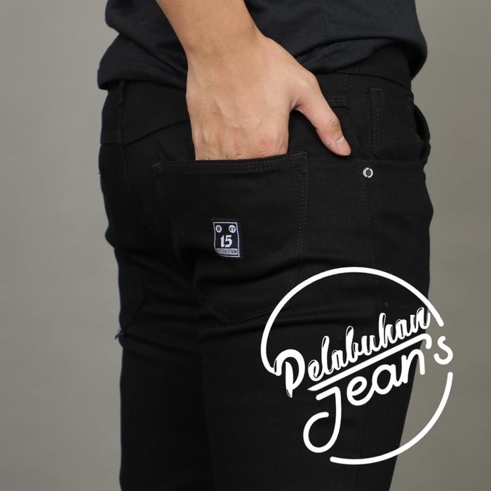 Gambar Celana Jeans Pria Slim Fit Hitam Original FIFTEEN DENIM - Hitam, S dari PELABUHAN - JEANS undefined Tokopedia