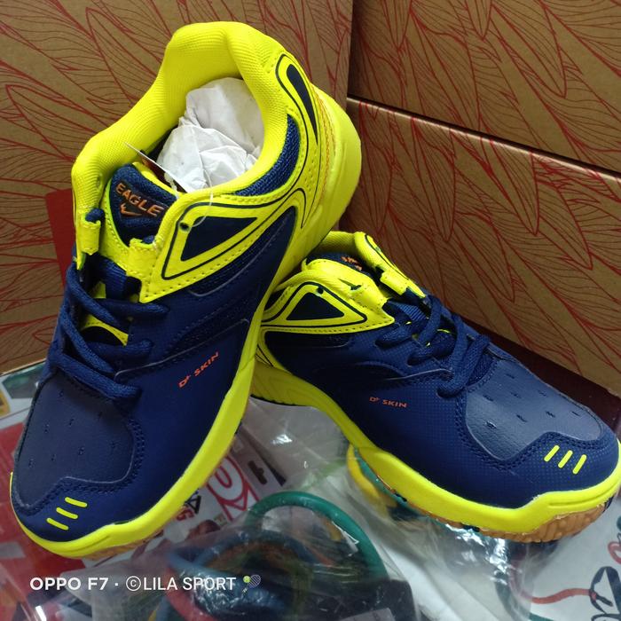 Gambar sepatu olahraga badminton anak junior eagle artax murah original - navy/cytrun, 32 dari lilo sport undefined Tokopedia