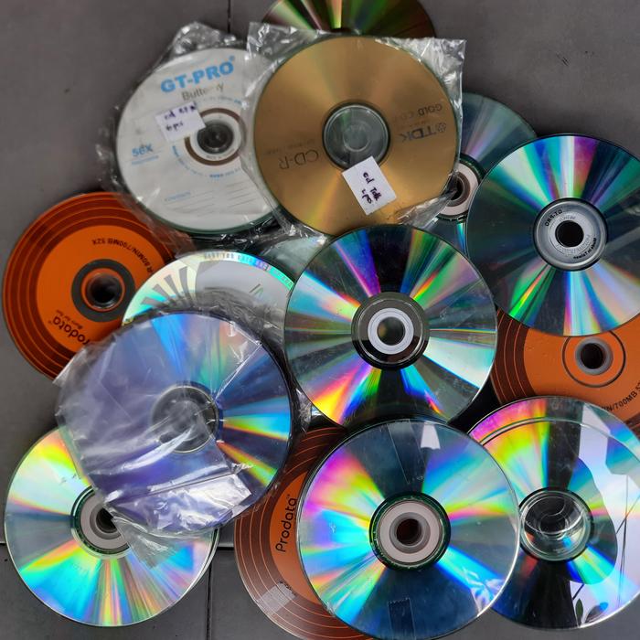 Gambar Cd Dvd Kaset Bekas / Second Untuk Kerajinan dari KnRAcc undefined Tokopedia