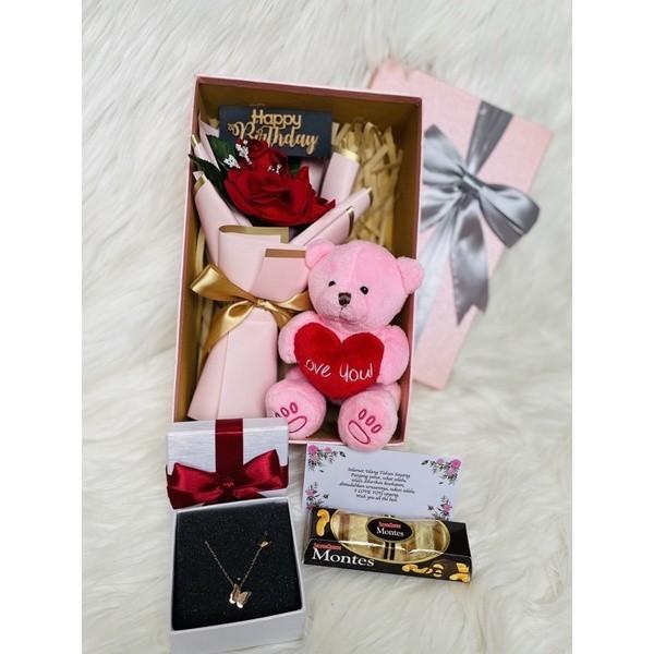 Gambar KADO ULANG TAHUN CEWEK - Kado Anniversary - Hampers Ulang Tahun - CkltMnts+Kalung, +Lampu-Love You dari Perfect Gift ID undefined Tokopedia