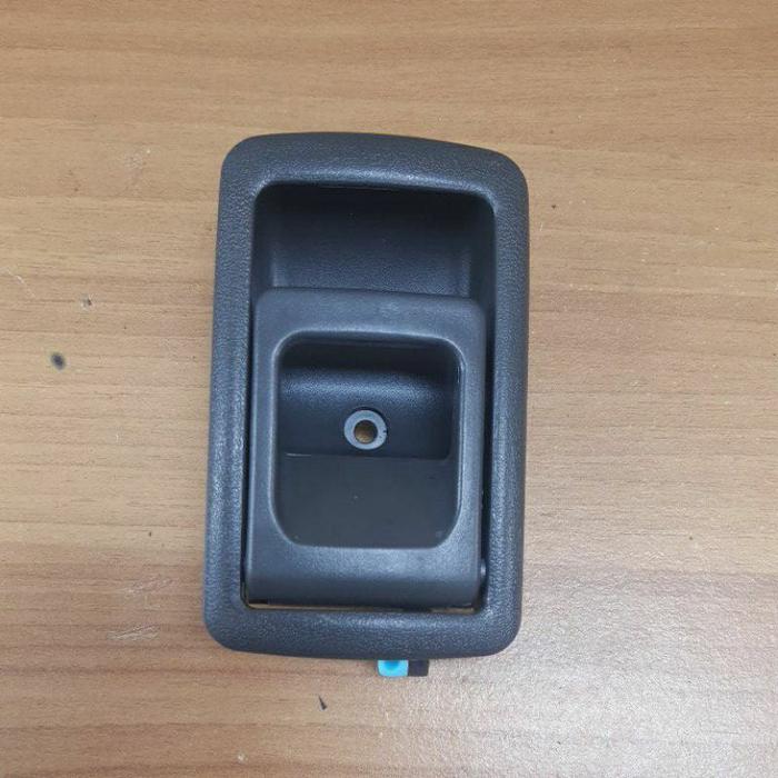 Gambar handle pintu dalam kijang kapsul kf60,soluna ,starlet - cream, kanan dari Fajri Auto Part undefined 3 Tokopedia