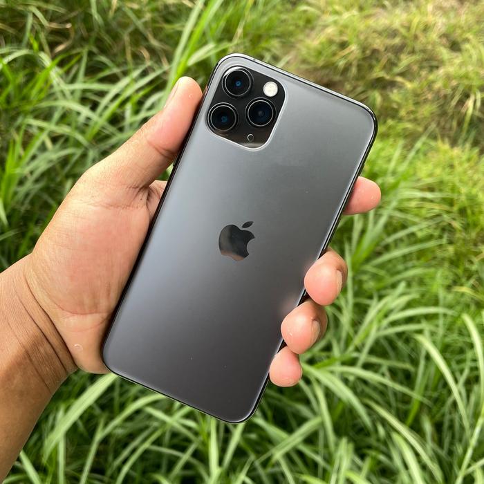 D432 Apple iPhone11pro 64GB スペースグレー au○