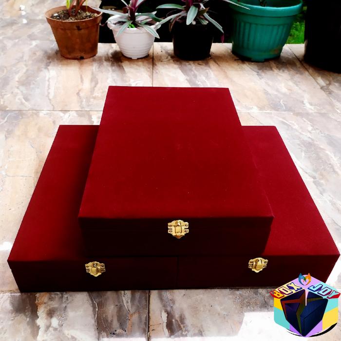 Gambar Box Bludru / Kotak Bludru / Box Plakat / Kotak Plakat, Tempat Plakat - Merah Marun dari BoxJoyy undefined Tokopedia
