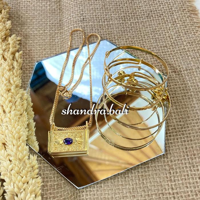 Gambar Shandra - Set 3 Tiga Bulanan Bayi Alpaka Emas Bali - #D dari Shandra Bali undefined Tokopedia