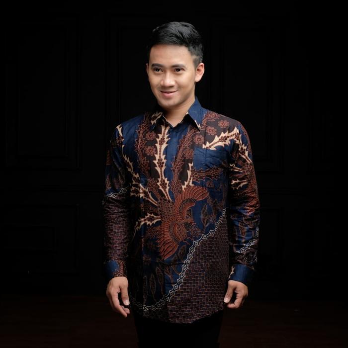 Gambar Kemeja Batik Pria Baju Batik Kerja Pria Kemeja Batik Eksklusif 04 - 01, M dari anwarstyle undefined Tokopedia
