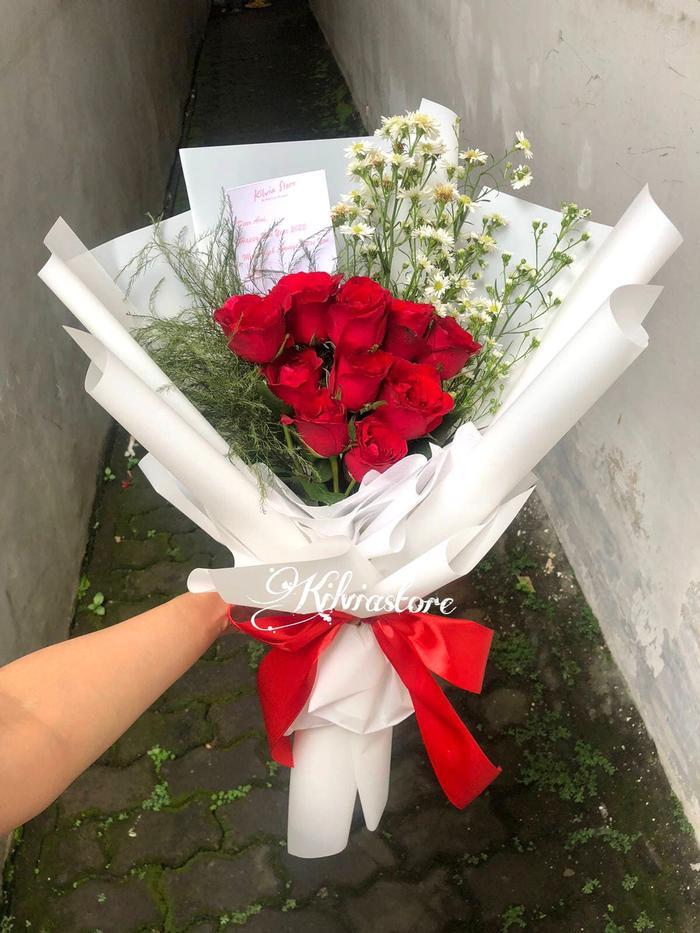 Gambar bunga premium buket mawar - Putih dari Kilvia Store Semarang undefined Tokopedia