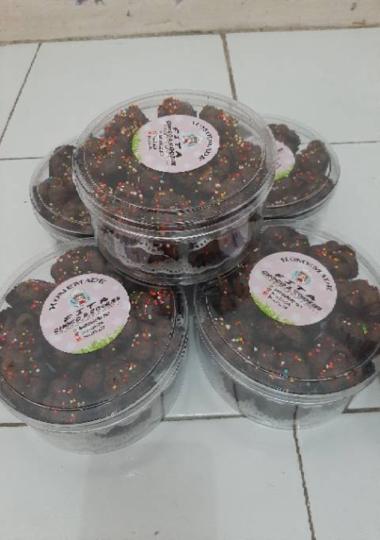 Gambar Jual Kue Kering Cemilan Coklat Coco Crunch! Murah dari kasdikopla undefined Tokopedia