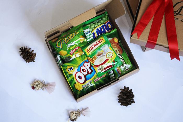 Gambar Snack Box Tema Hijau | Hampers Wisuda | Hampers Sempro | Gift Box dari giftforyou. undefined 5 Tokopedia